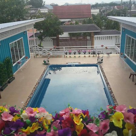 Farsai Homestay Лопбури Экстерьер фото