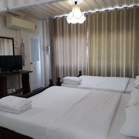 Farsai Homestay Лопбури Экстерьер фото