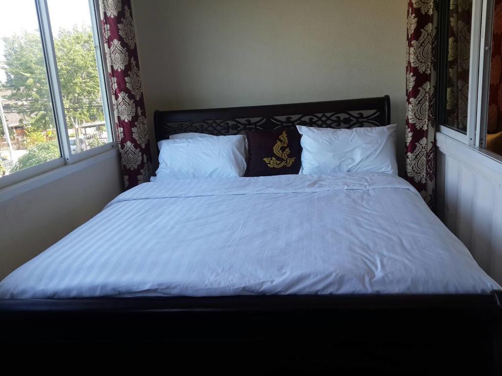 Farsai Homestay Лопбури Экстерьер фото
